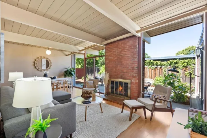 900 Elsinore Drive, Palo Alto, California 94303