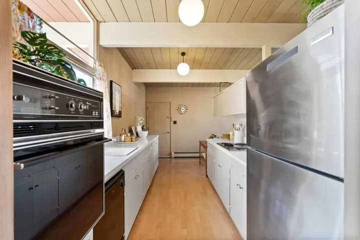 900 Elsinore Drive, Palo Alto, California 94303