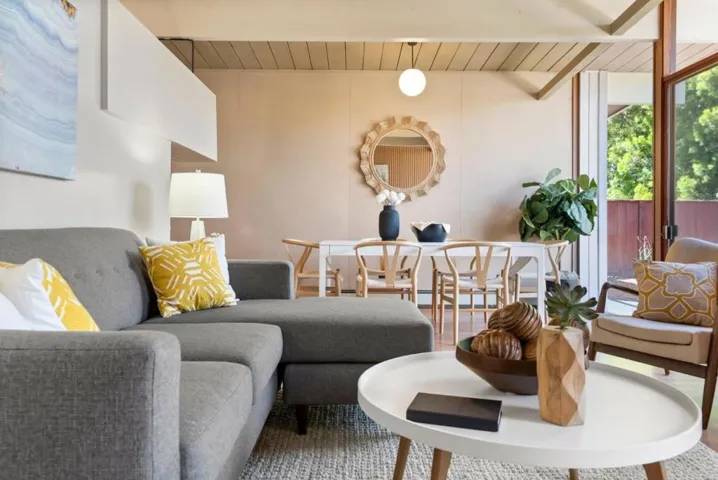 900 Elsinore Drive, Palo Alto, California 94303