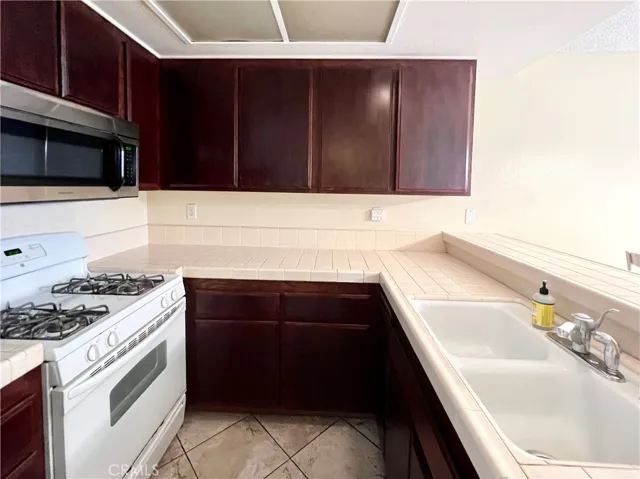 1031 S Palmetto Avenue D9, Ontario, California 91762