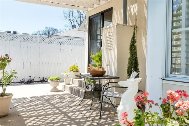 4242 Sunnyslope Avenue, Sherman Oaks, California 91423