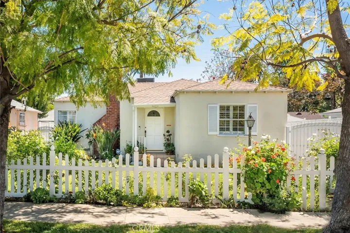 4242 Sunnyslope Avenue, Sherman Oaks, California 91423
