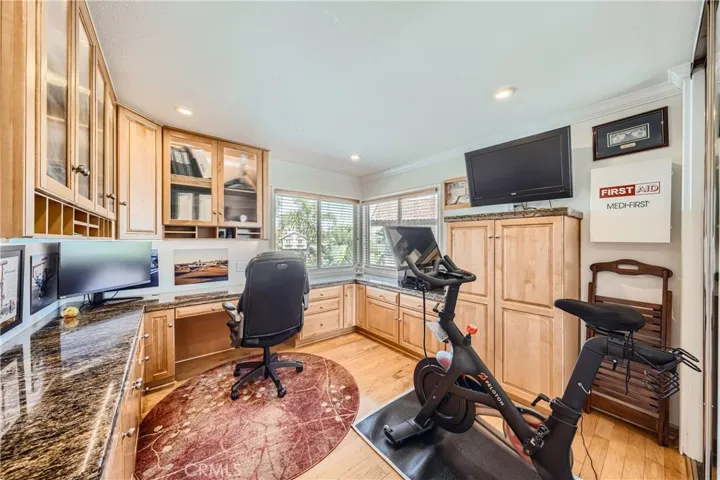 4048 Mistral Drive, Huntington Beach, California 92649