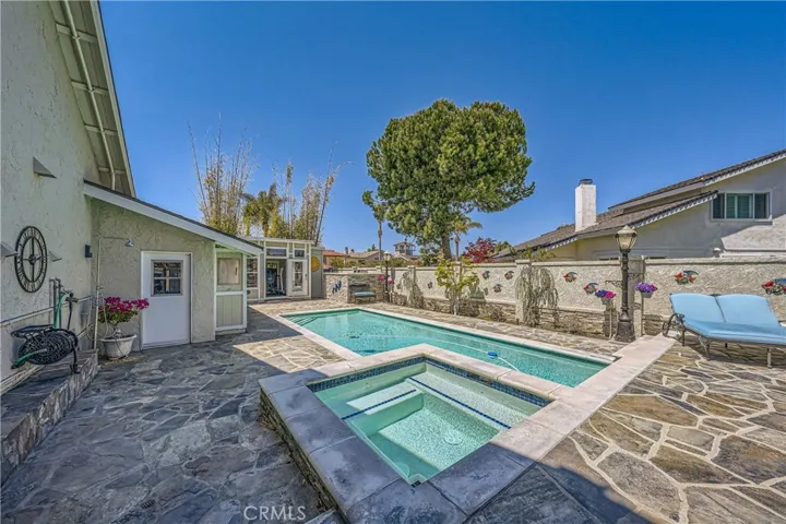 4048 Mistral Drive, Huntington Beach, California 92649
