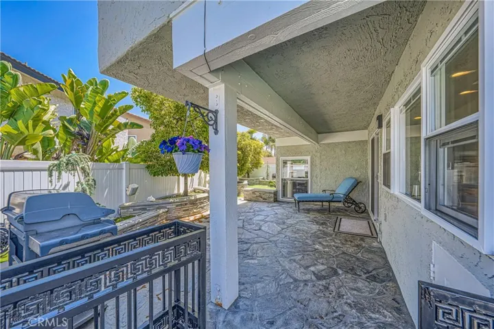 4048 Mistral Drive, Huntington Beach, California 92649