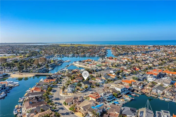 4048 Mistral Drive, Huntington Beach, California 92649
