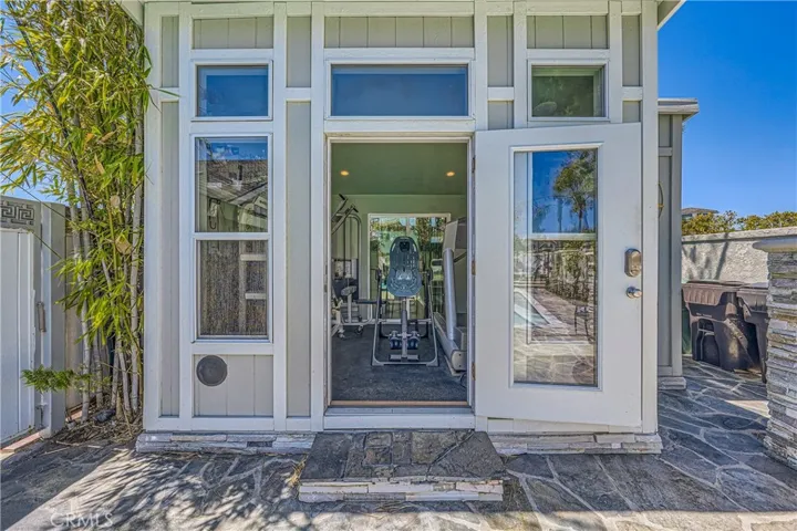 4048 Mistral Drive, Huntington Beach, California 92649