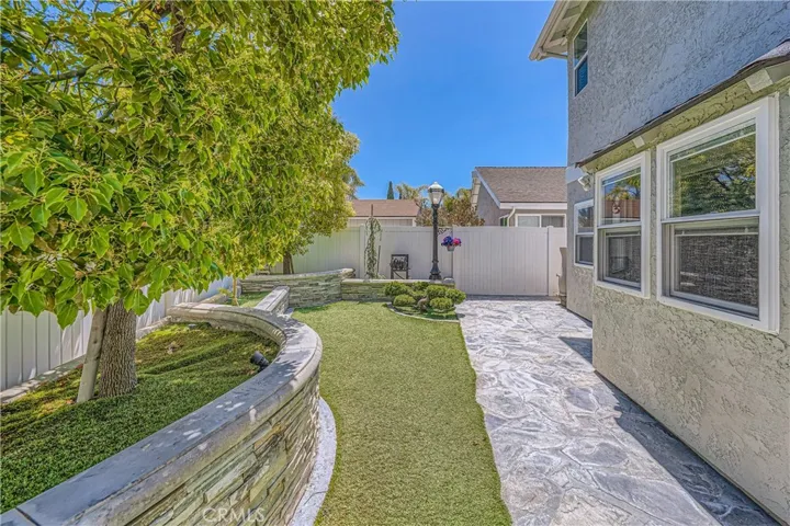 4048 Mistral Drive, Huntington Beach, California 92649