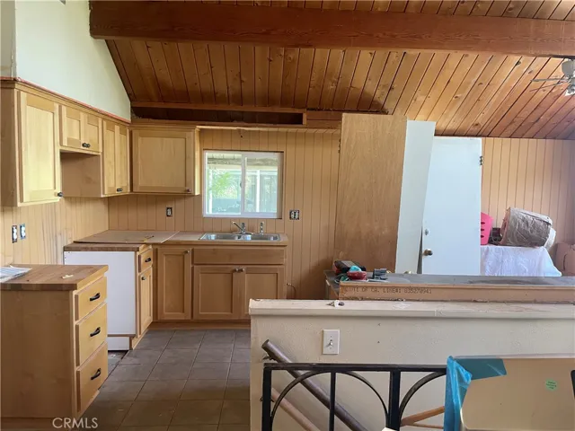 1055 Fiden Court, Crestline, California 92325