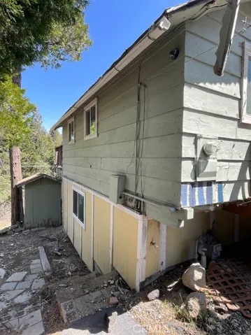 1055 Fiden Court, Crestline, California 92325