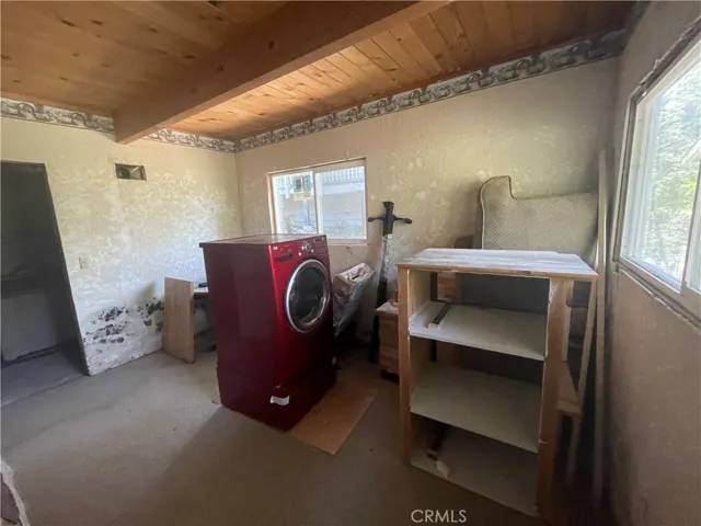 1055 Fiden Court, Crestline, California 92325