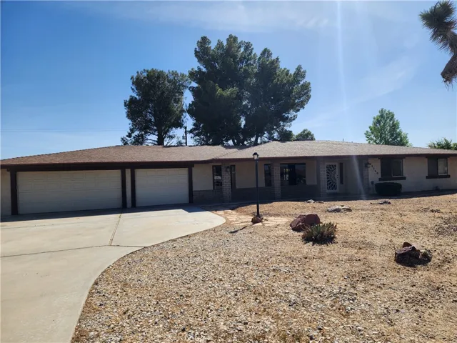 20360 Eyota Road, Apple Valley, California 92308