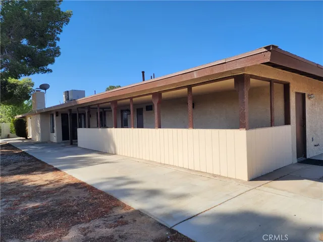 20360 Eyota Road, Apple Valley, California 92308