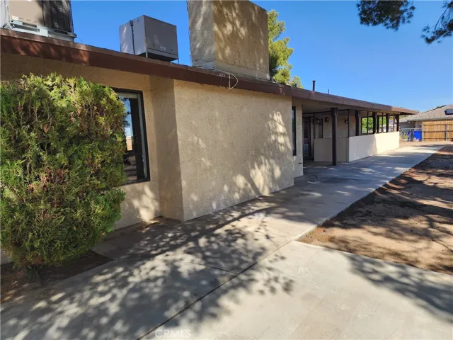 20360 Eyota Road, Apple Valley, California 92308