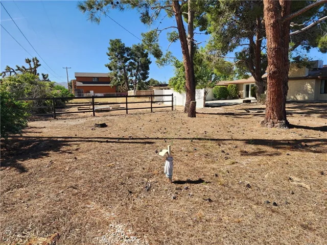 20360 Eyota Road, Apple Valley, California 92308