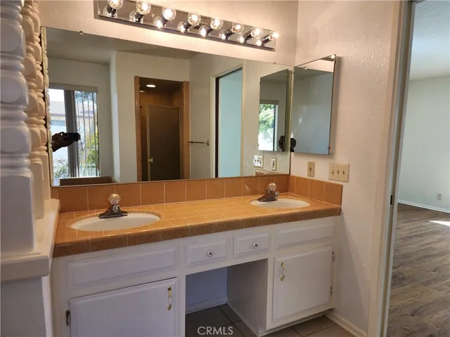 20360 Eyota Road, Apple Valley, California 92308