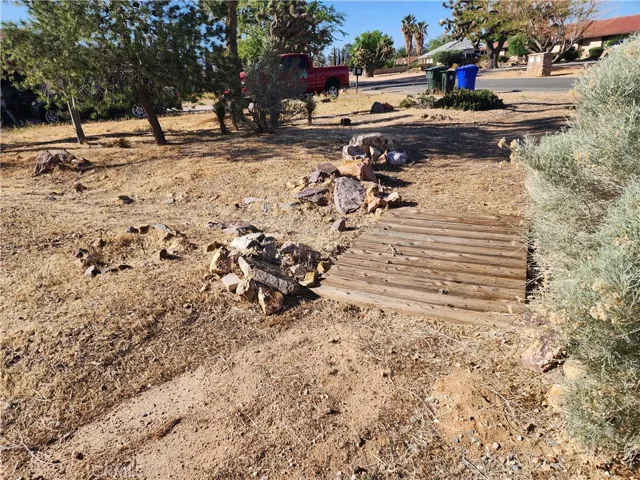 20360 Eyota Road, Apple Valley, California 92308