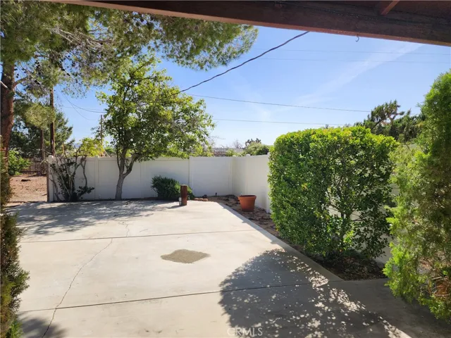 20360 Eyota Road, Apple Valley, California 92308