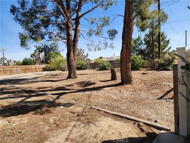 20360 Eyota Road, Apple Valley, California 92308