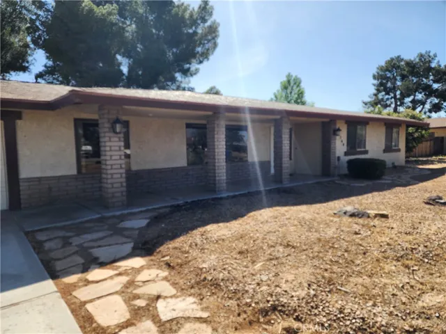 20360 Eyota Road, Apple Valley, California 92308