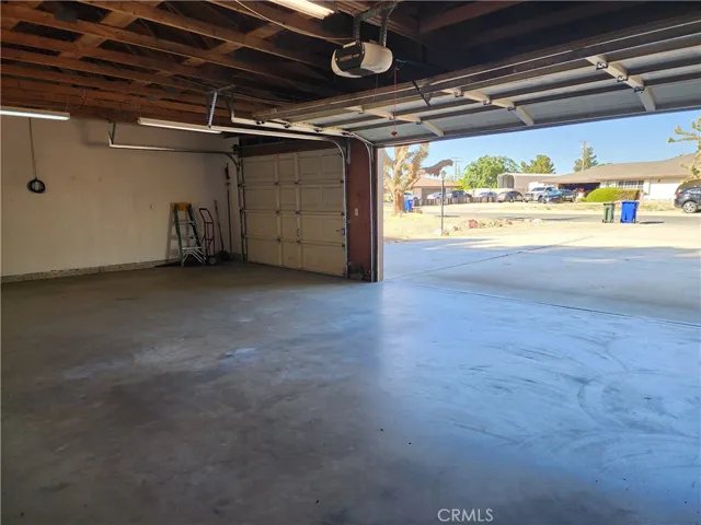 20360 Eyota Road, Apple Valley, California 92308