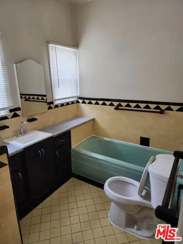 4180 Garthwaite Avenue, Los Angeles, California 90008