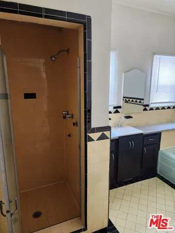 4180 Garthwaite Avenue, Los Angeles, California 90008