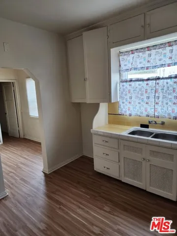 4180 Garthwaite Avenue, Los Angeles, California 90008