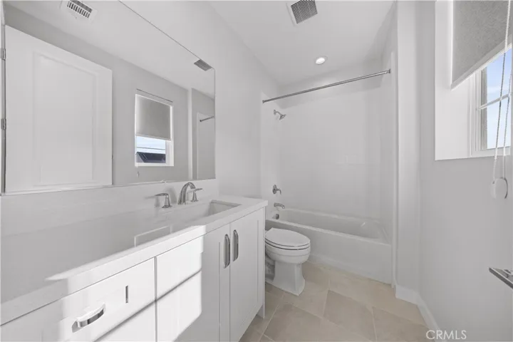 120 Pin Lane, Lake Forest, California 92630