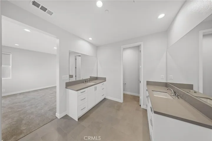 120 Pin Lane, Lake Forest, California 92630