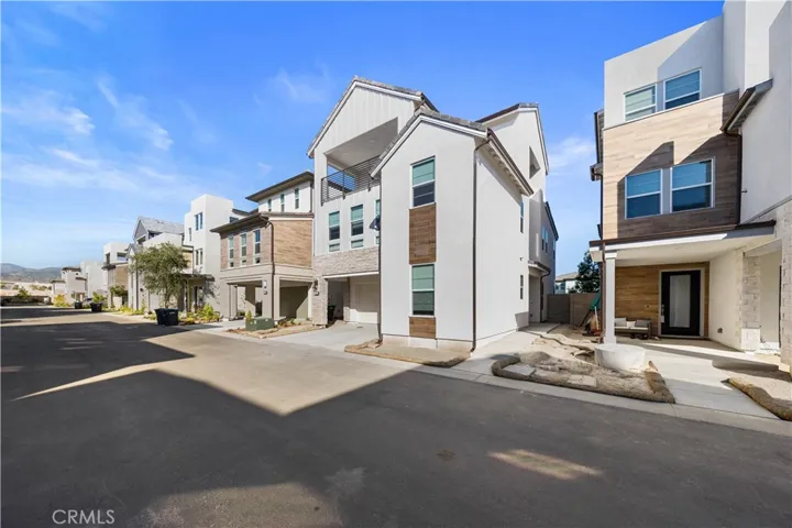 120 Pin Lane, Lake Forest, California 92630