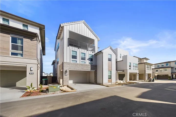 120 Pin Lane, Lake Forest, California 92630