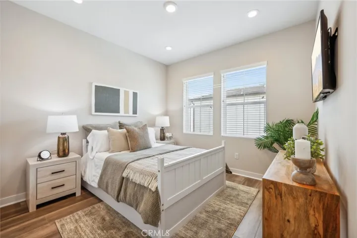 100 Amber Oak, Lake Forest, California 92630