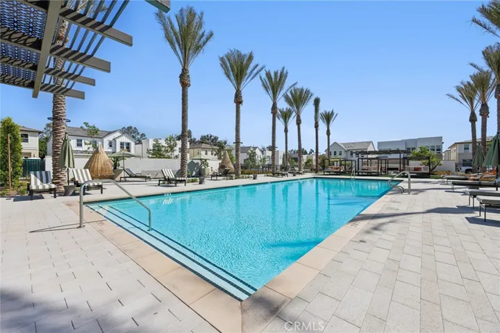100 Amber Oak, Lake Forest, California 92630