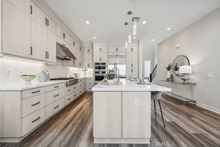 100 Amber Oak, Lake Forest, California 92630