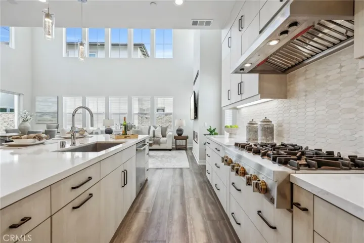 100 Amber Oak, Lake Forest, California 92630