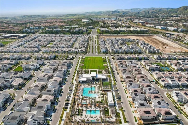 100 Amber Oak, Lake Forest, California 92630