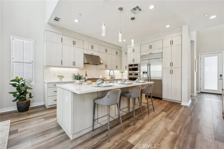 100 Amber Oak, Lake Forest, California 92630