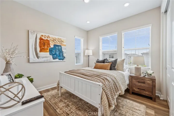 100 Amber Oak, Lake Forest, California 92630