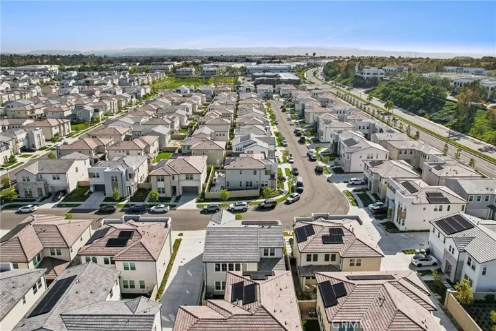 100 Amber Oak, Lake Forest, California 92630