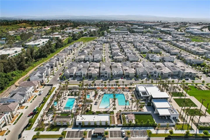 100 Amber Oak, Lake Forest, California 92630