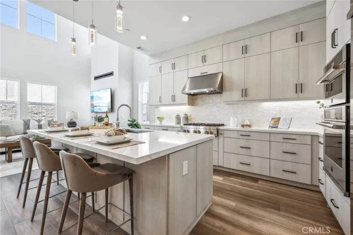 100 Amber Oak, Lake Forest, California 92630