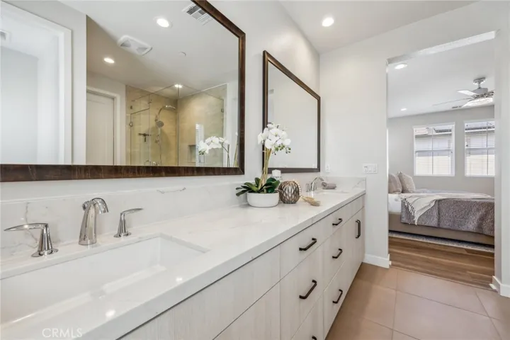 100 Amber Oak, Lake Forest, California 92630