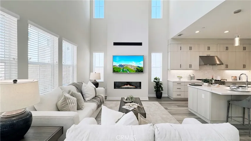 100 Amber Oak, Lake Forest, California 92630