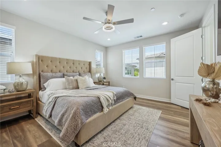 100 Amber Oak, Lake Forest, California 92630