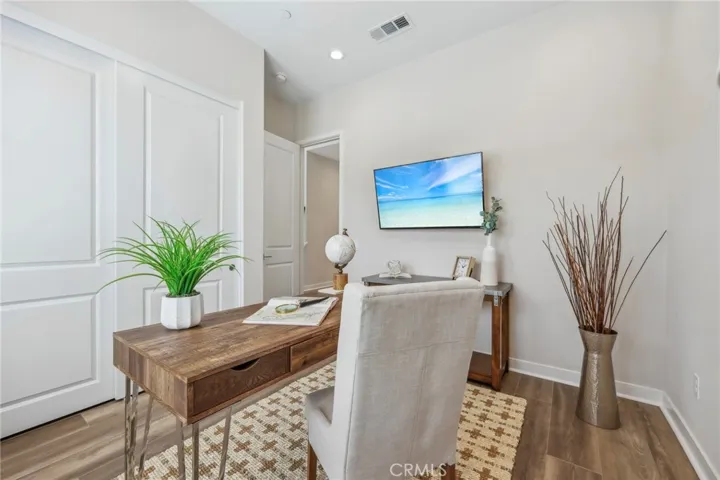 100 Amber Oak, Lake Forest, California 92630