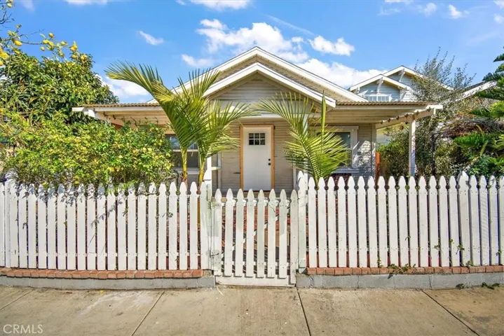 321 N Jackson Street, Santa Ana, California 92703