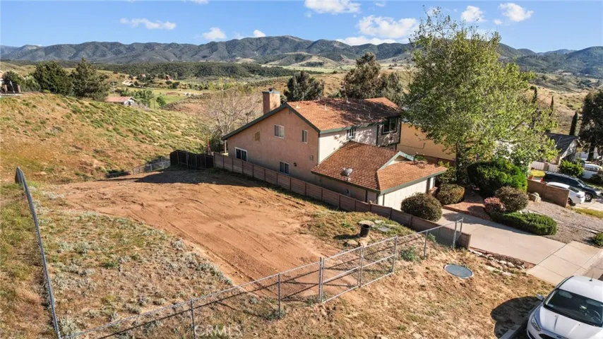 13266 Littlehorn Road, Lake Hughes, California 93532