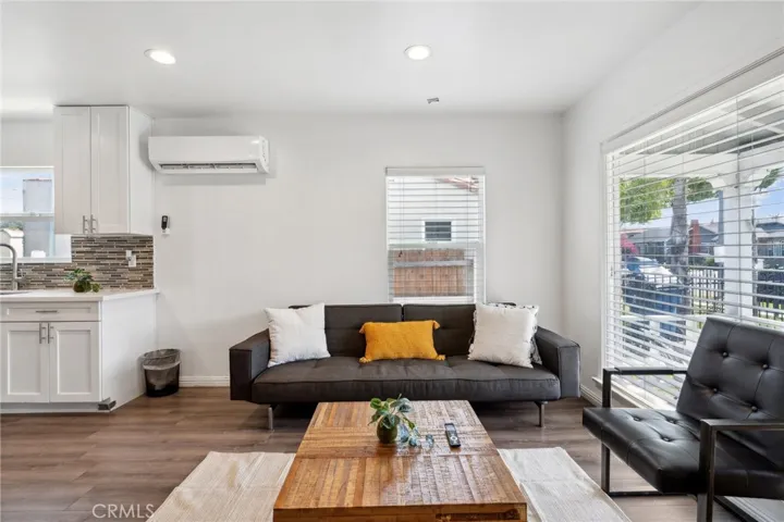 6010 8th Avenue, Los Angeles, California 90043