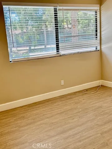 22135 Burbank Boulevard 2, Woodland Hills, California 91367